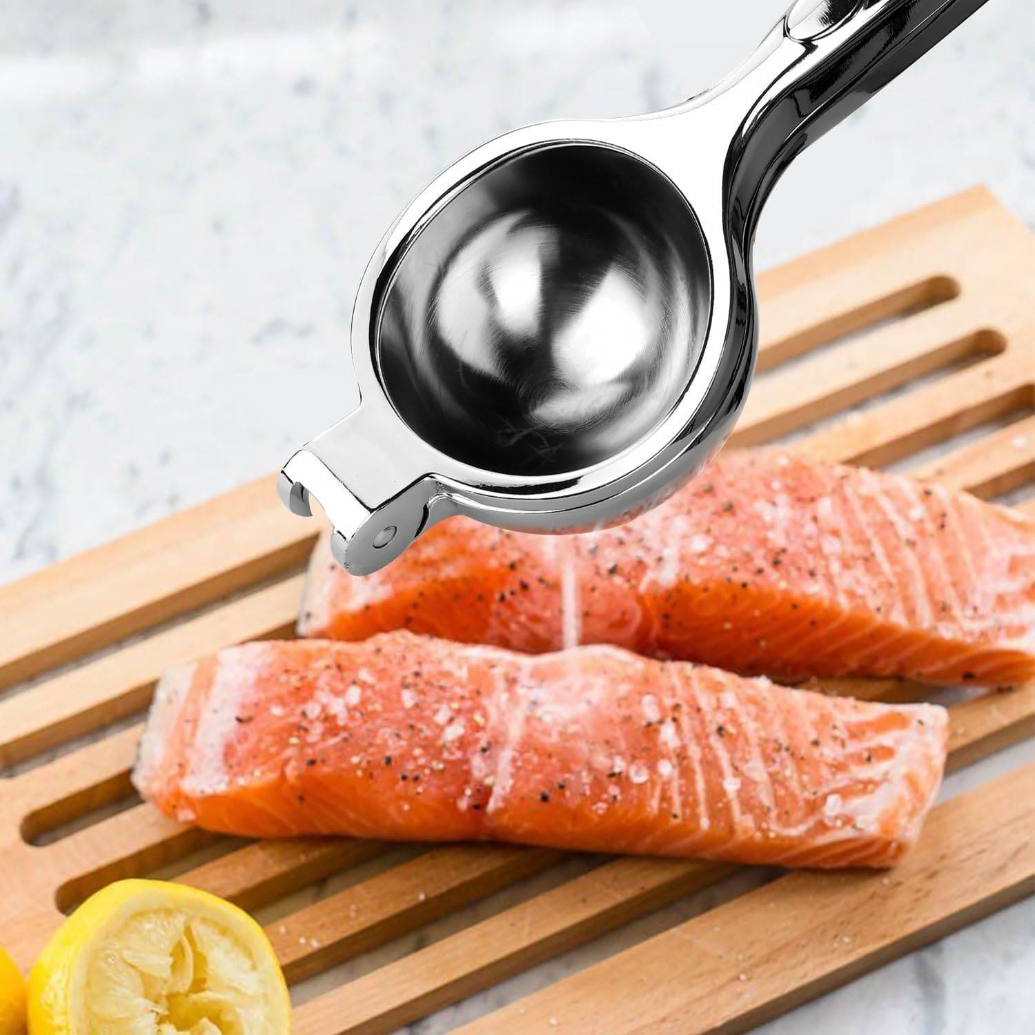 WONSEFOO Manual Lemon Squeezer Heavy Duty, Premium Metal Lemon Orange Lime Citrus Press Juicer Hand Juicer, Engineered Hand Squeezer Easy to Use and Clean - Anti Corrosive and Dishwasher Safe
